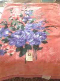 Японское одеяло розовое с цветами.
