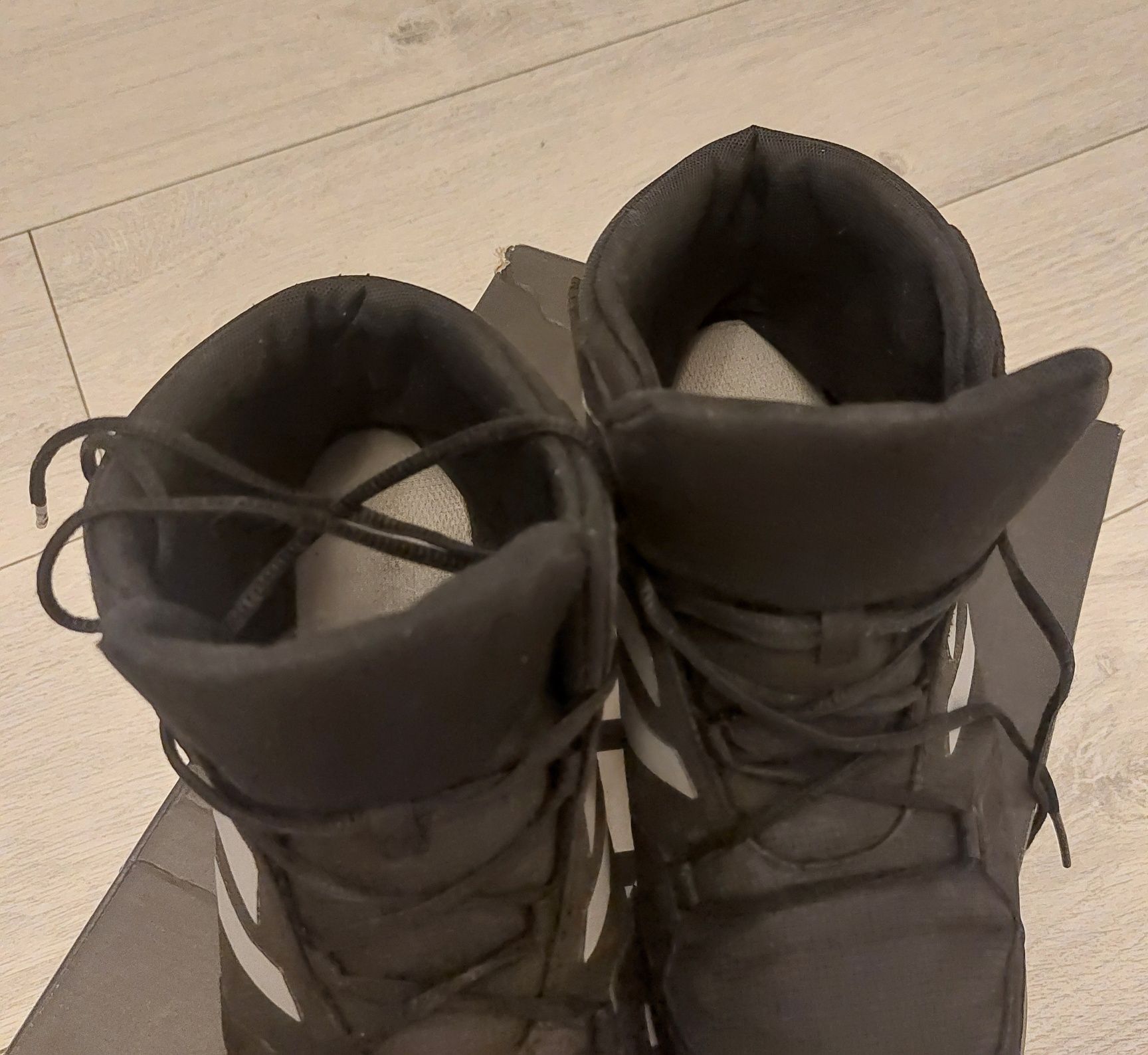 Buty Adidas Terrex roz 38 2/3
Wygodne, lekkie, trwał