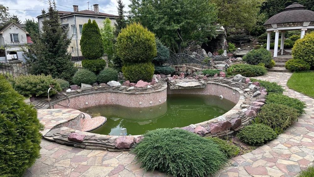 Продаж особняка в центрі міста