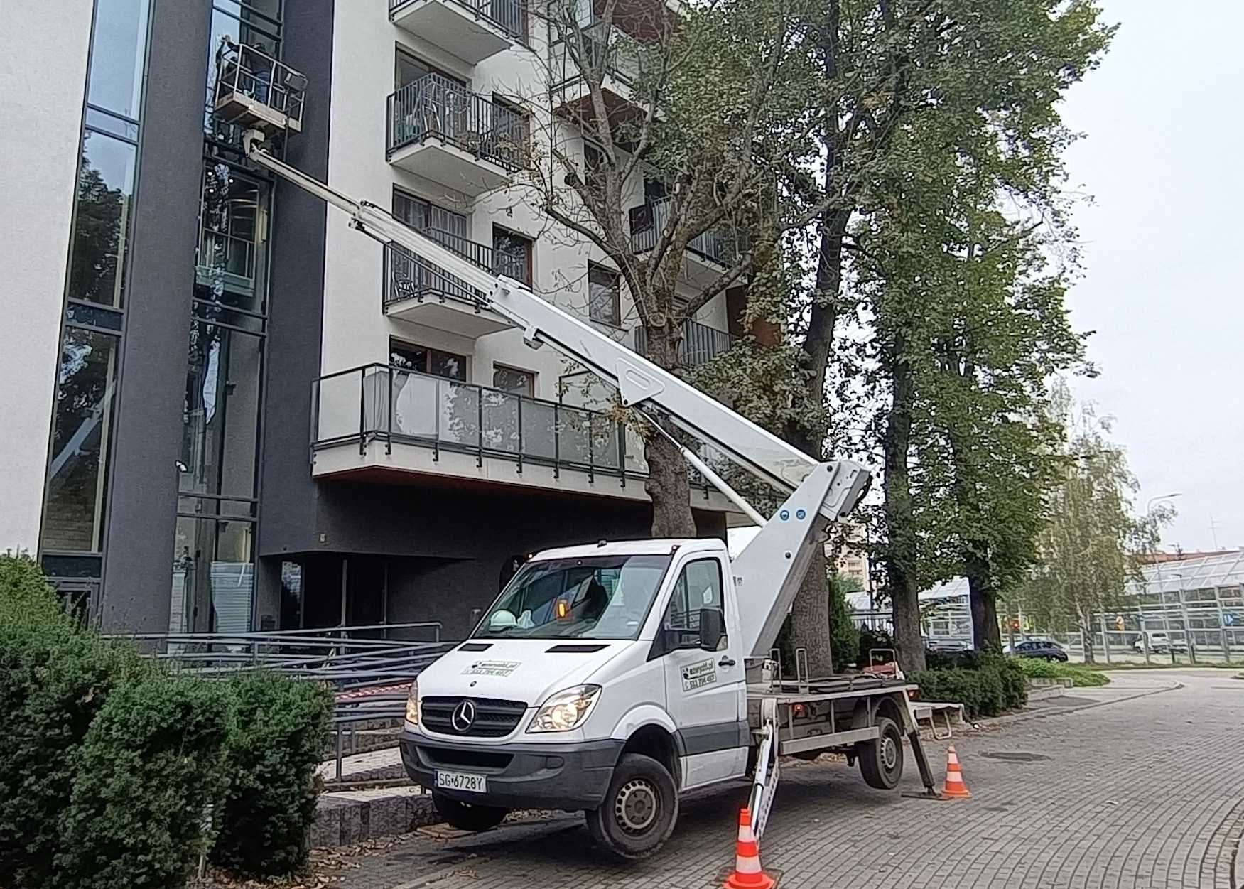 Podnośnik koszowy 21 m, Zwyżka Kraków,  wynajem z operatorem, wycinka