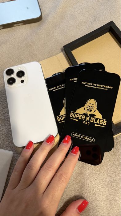 Iphone 16 Pro white Б/у состояние нового 1 тб