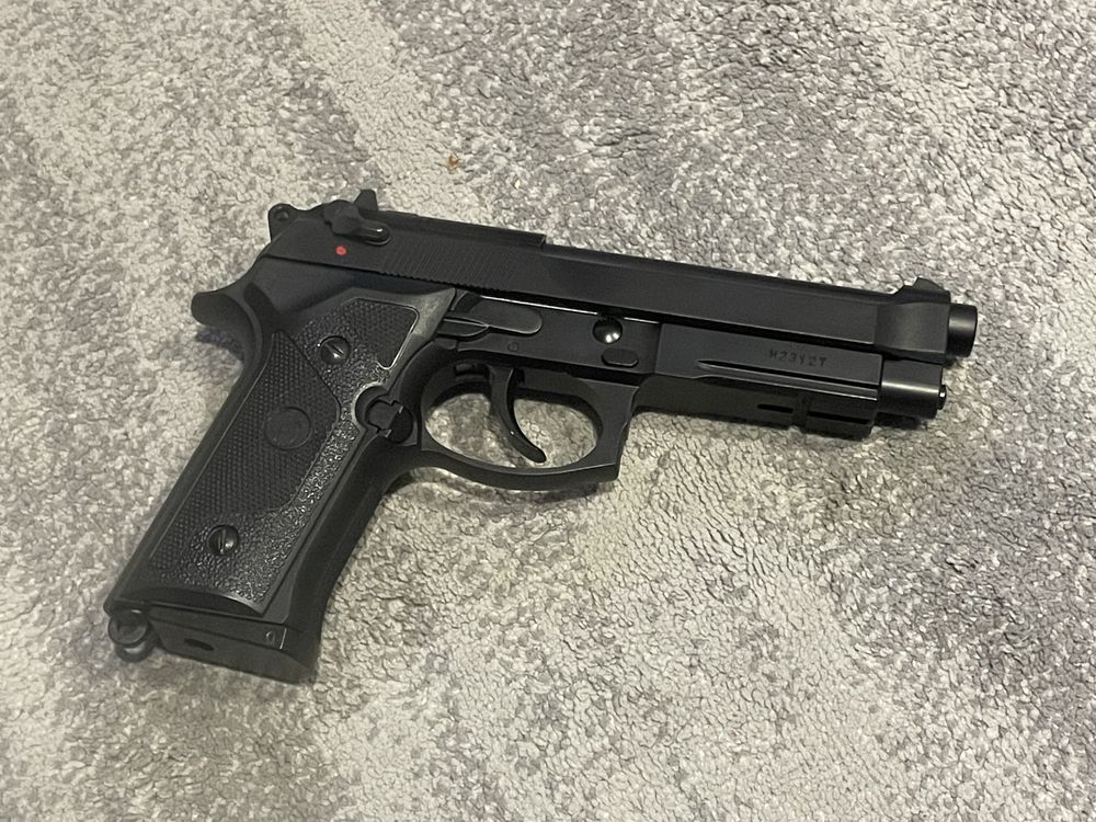 PISTOLA M92 GREEN GAS BLOWBACK AIRSOFT ( ENVIO GRATIS)