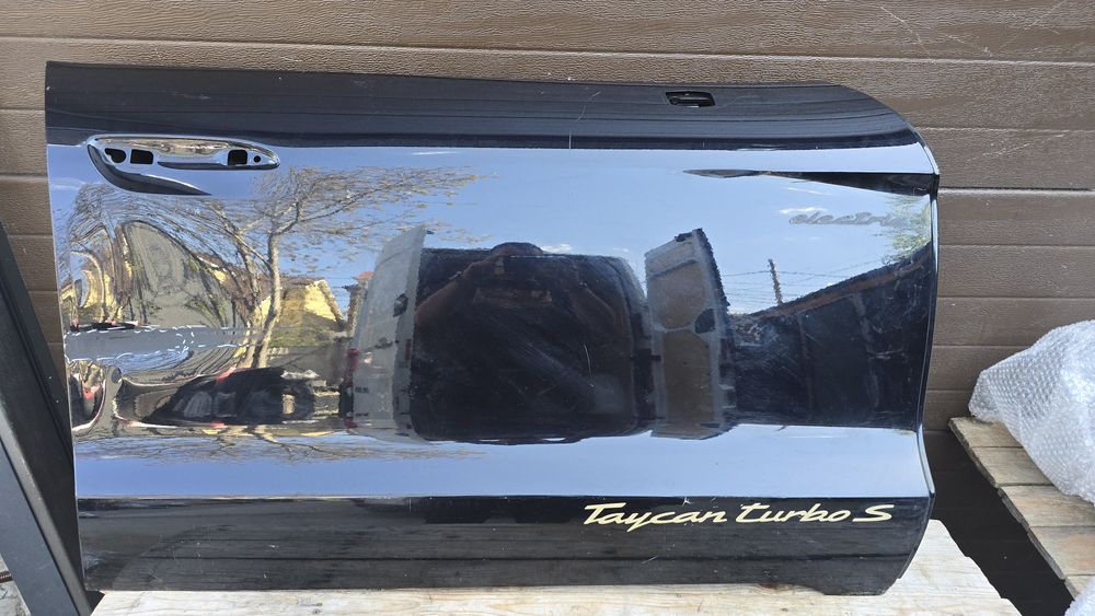 Porsche taycan двері передні праві