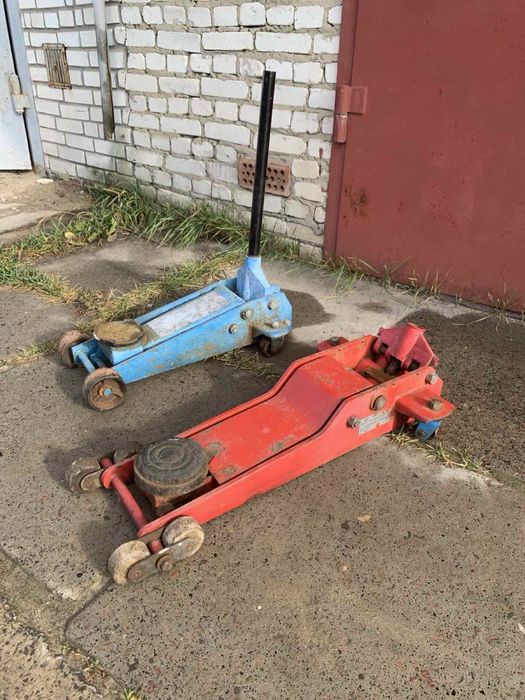 гідравлічний домкрат