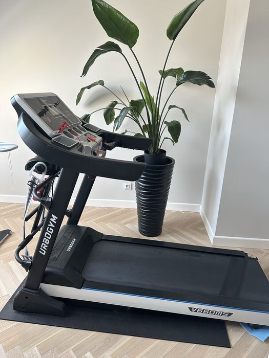 Bieżnia elektryczna Urbogym V660MS z masażerem i auto-kątem