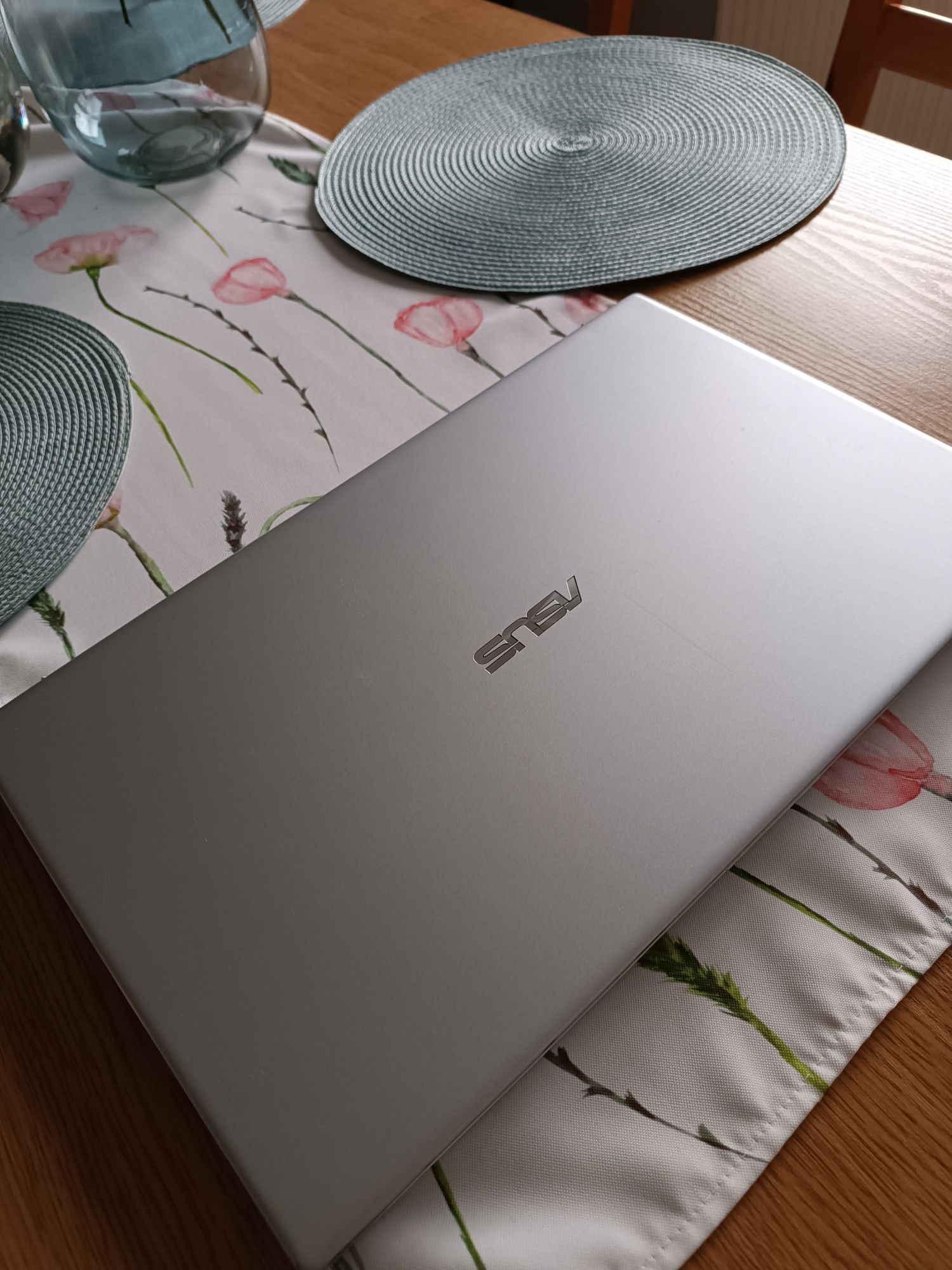 Asus vivobook stan bardzo dobry