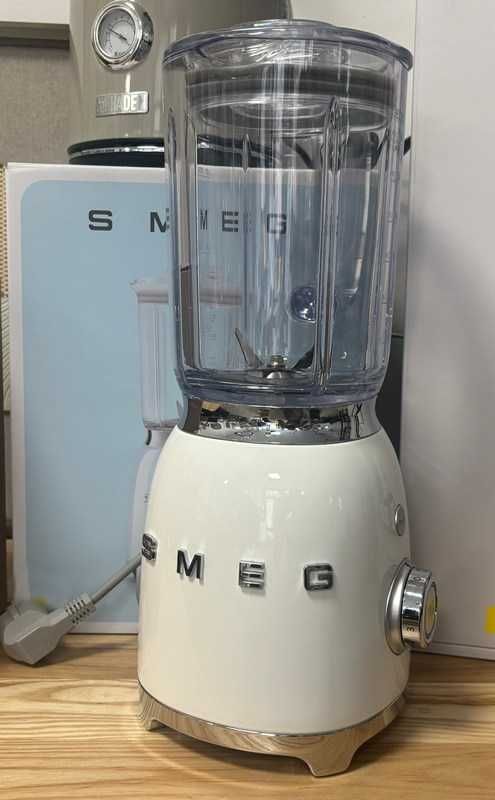 Blender kielichowy SMEG 50's style Biały 800W 4 prędkości BLF03WHEU