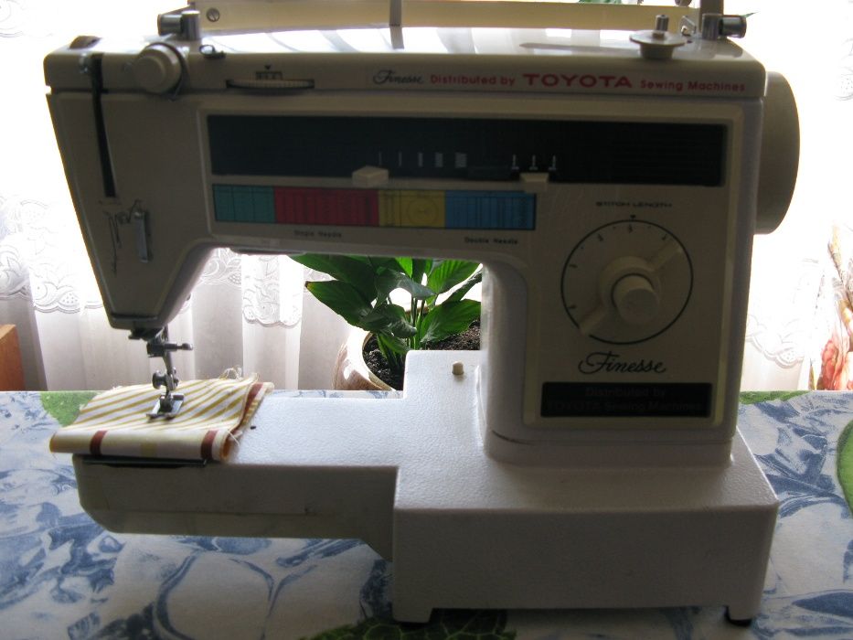 Продается швейная машина TOYOTA (может быть на запчасти).