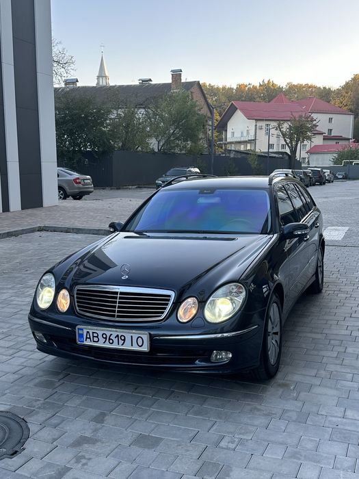 Mercedes-Benz E-Class 2004 рік W211 2.2 cdi Коробка Автомат