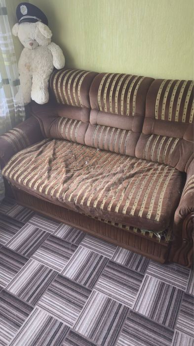 Продам диван двух местный