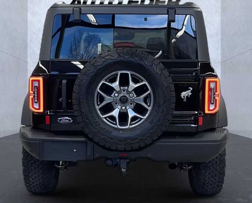 Бампер Ford Bronco Badlands Форд Бронко двері фари розборка шрот