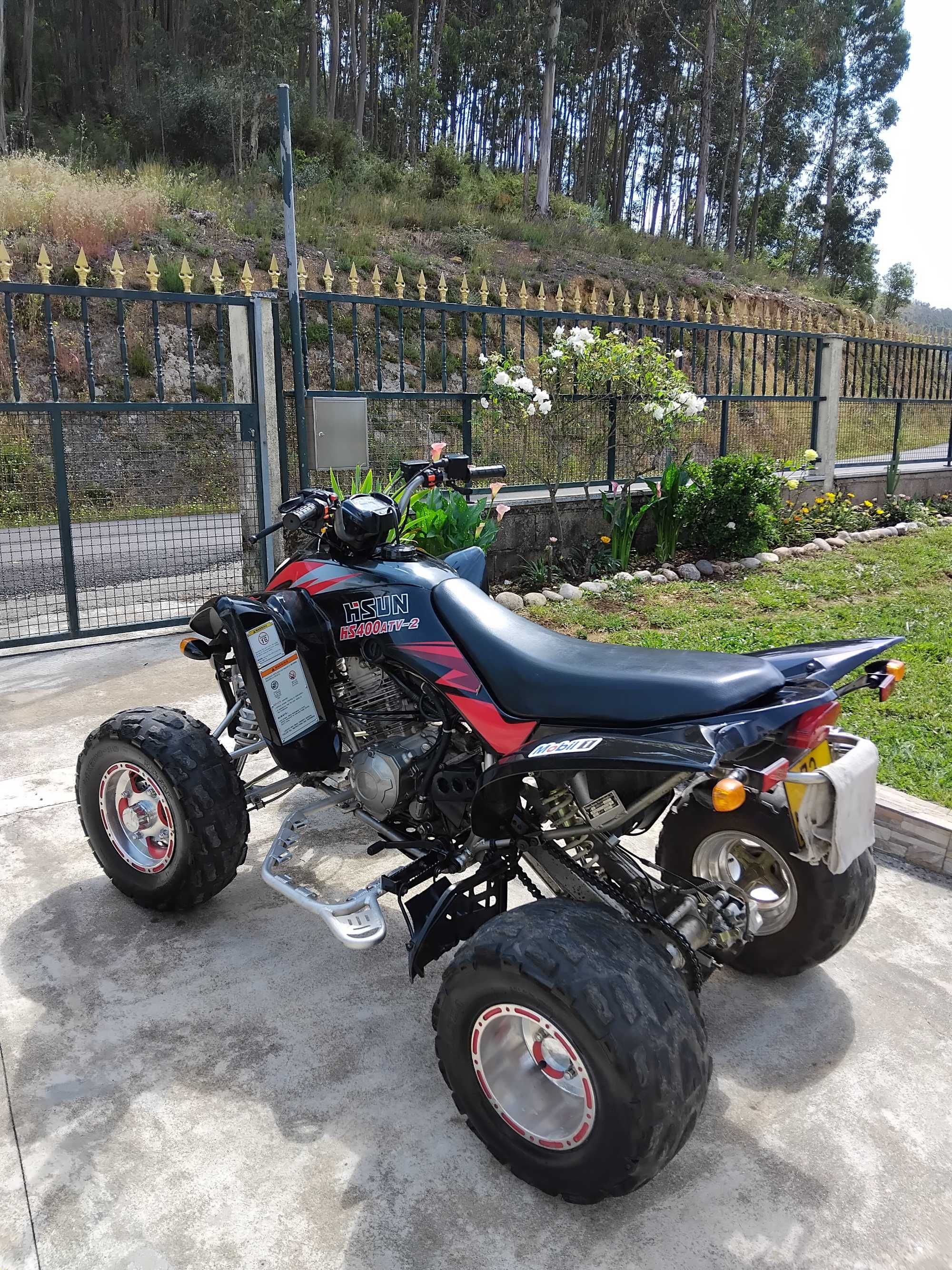 Moto Quatro 400 HSUN