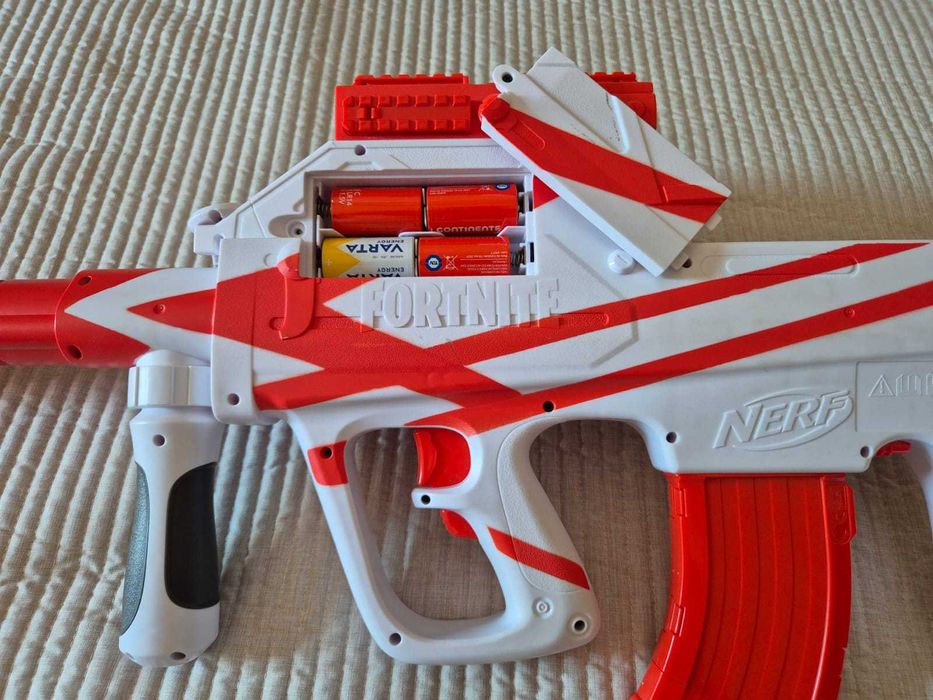 Pistola NERF Fortnite B-AR carregador 10 dardos