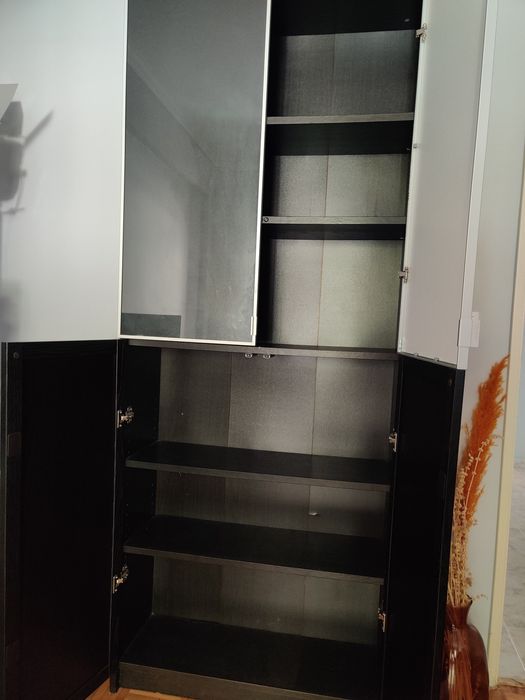 Estante c/portas de vidro, preto efeito carvalho