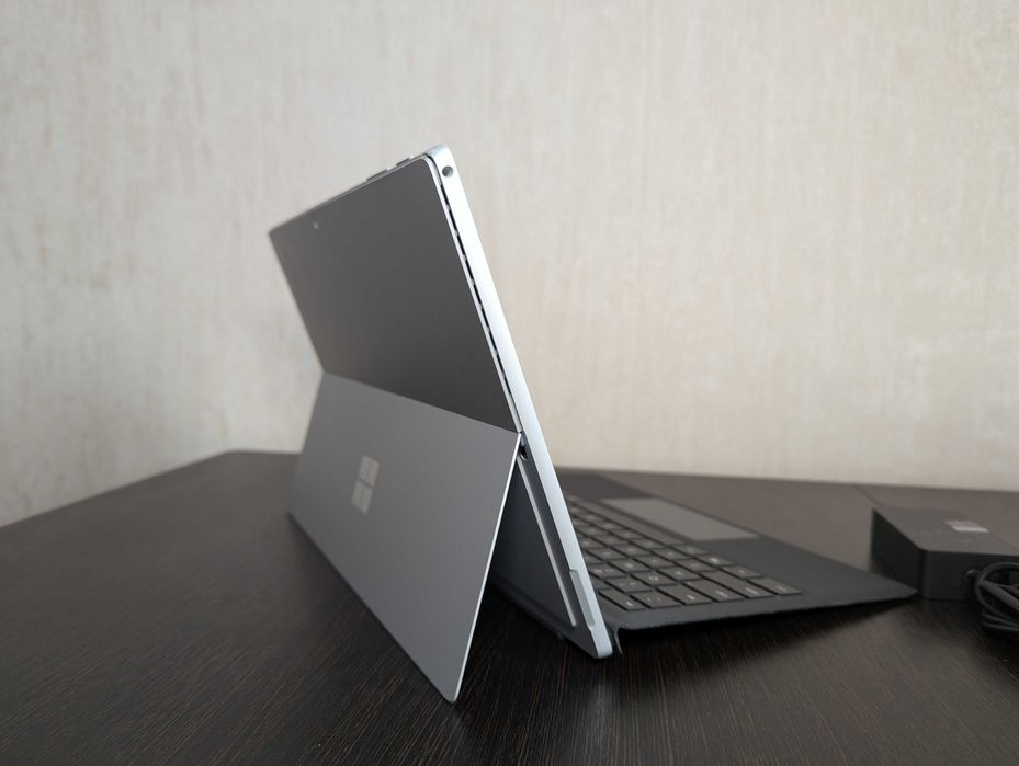 Microsoft Surface Pro 6 16/512gb Intel Core i7-8650u Батарея 100%