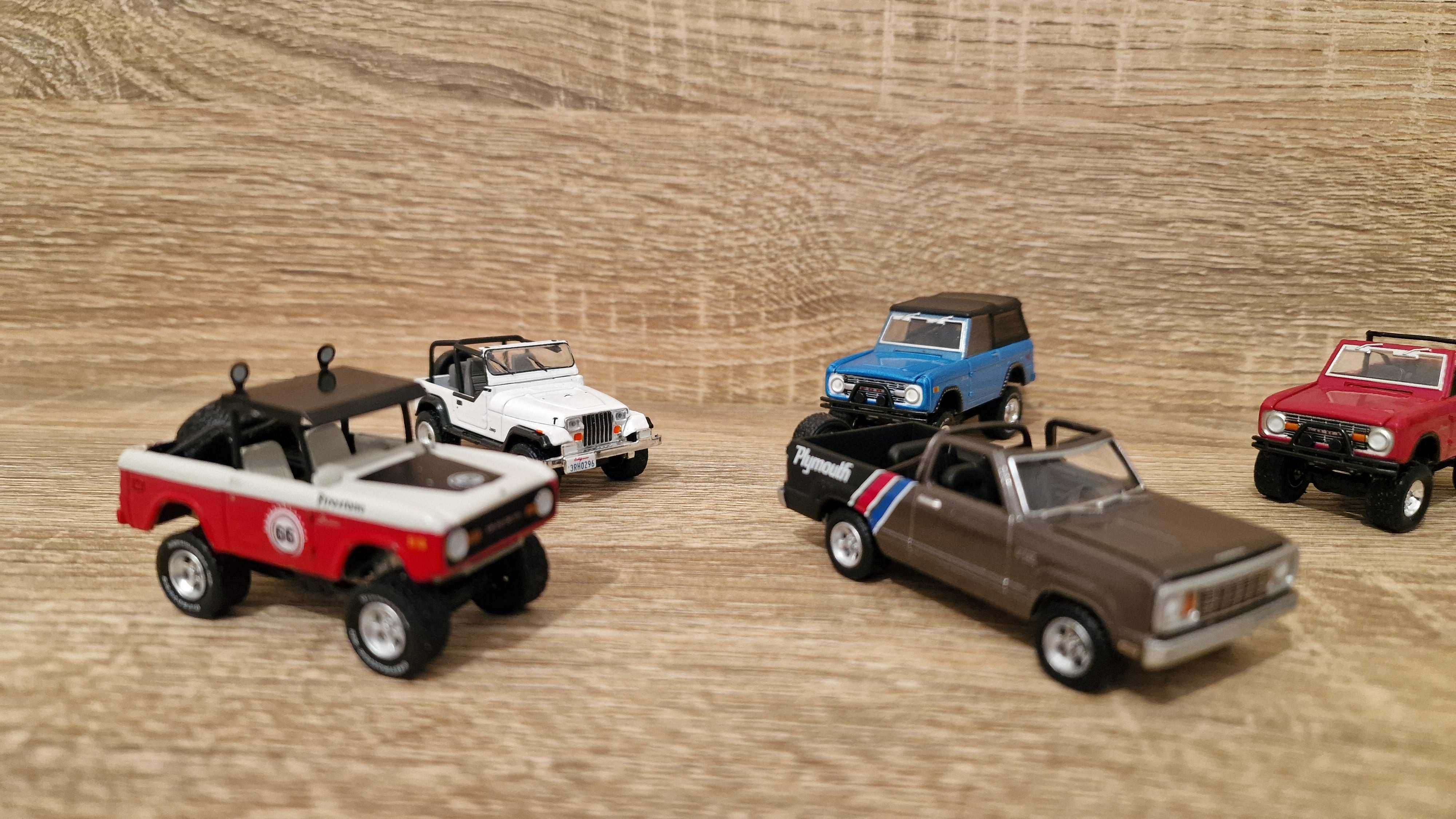 Lote de 6 Jeeps de todo terreno 1:64