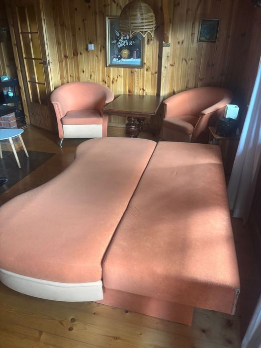 Zestaw wypiczynkowy sofa fotele pufa stół - ława