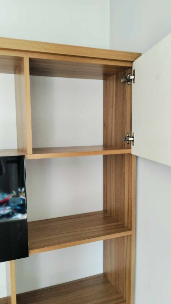 Regał w bardzo dobrym stanie