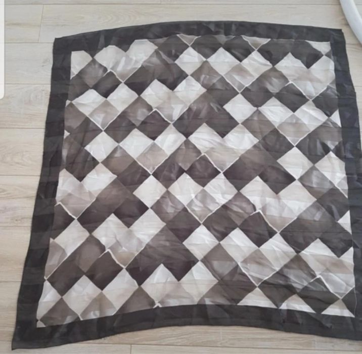 Chusta chustka w kratkę