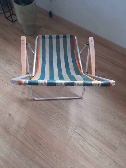 Leżak plażowy składany.