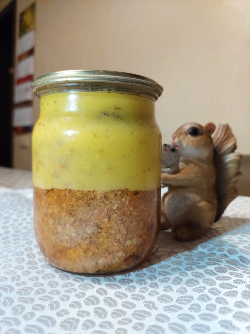 Домашня тушонка, каші , згущене молоко, паштет, смалець