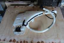 ZBIORNICZEK SPRYSKIWACZY BMW 1 E87 LCI 7229534 2009