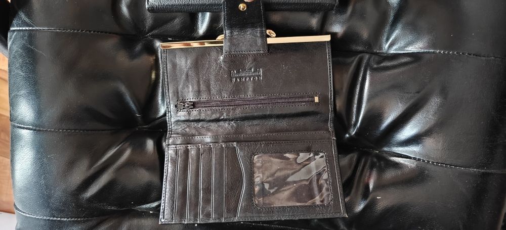 Сумочка GUESS,оригинал,кожа,новая.