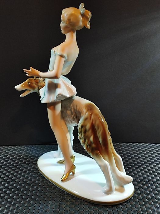 Porcelana GEROLD Figurka Dama z psem Borzoj TETAU 1949 r.