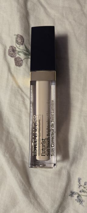 Korektor - Estee Lauder - Futurist Soft Touch Skincealer - 0.5 N