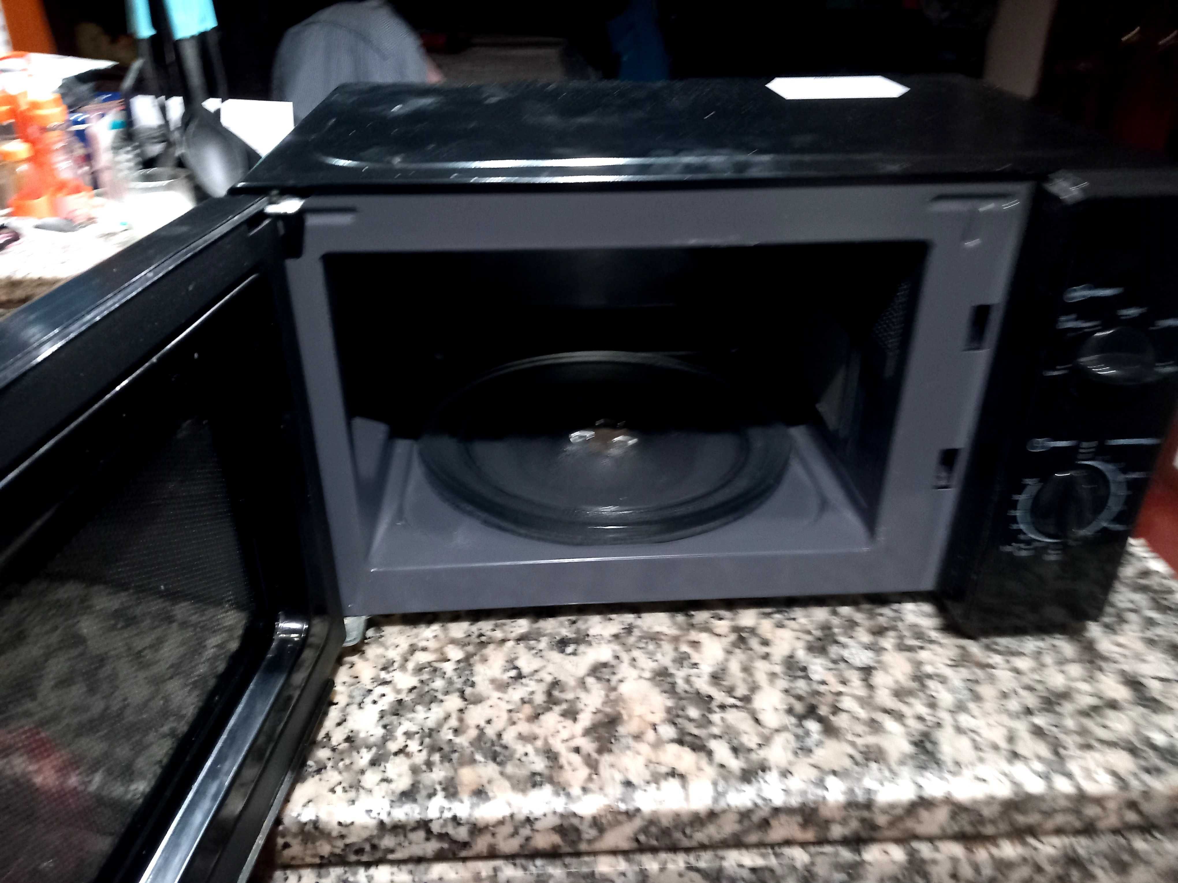 Vendo microondas iletronia em bom estado