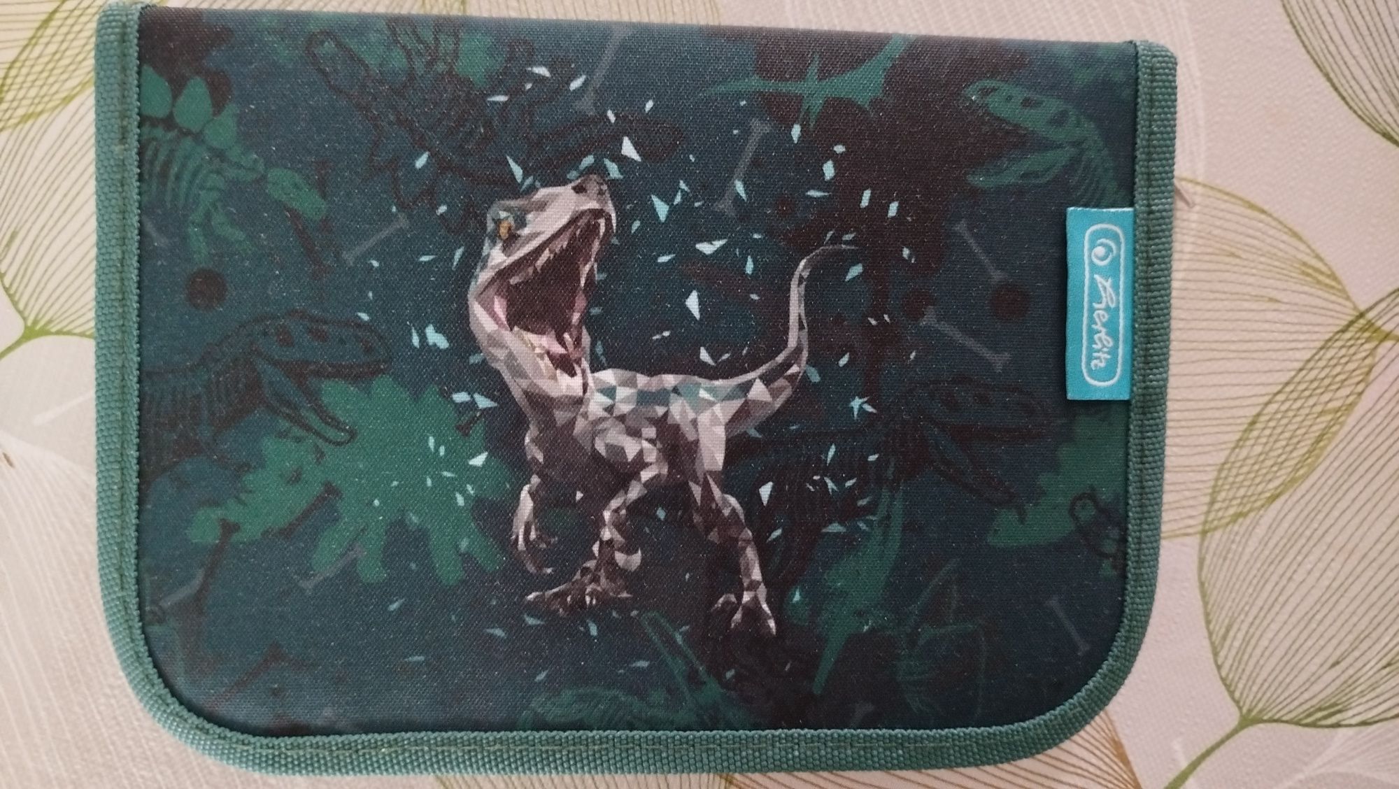 Piórnik Herlitz Green Rex w dinozaury