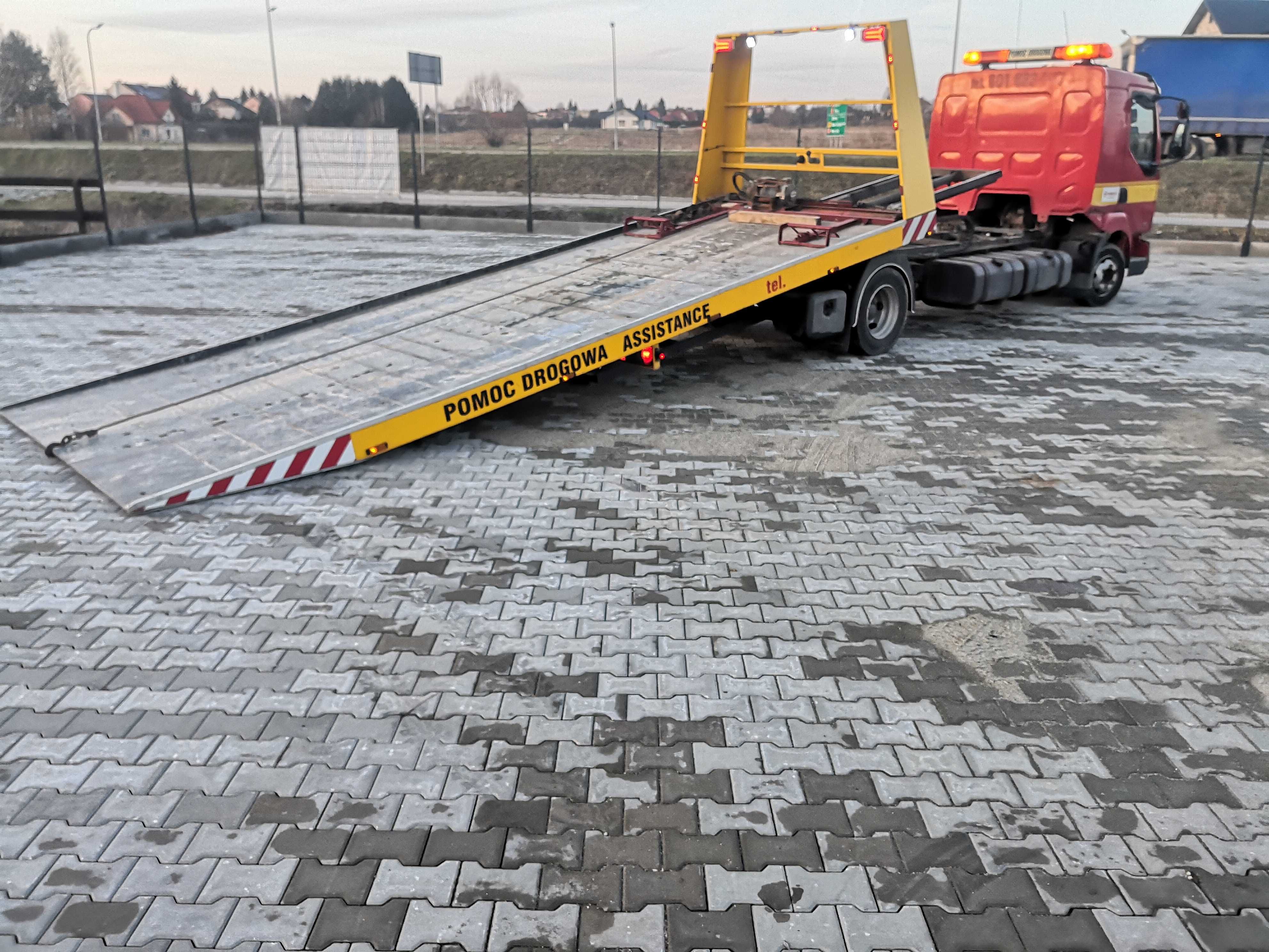 laweta RENAULT MIDLUM PŁYTA HYDRAULICZNA autolaweta pomoc drogowa