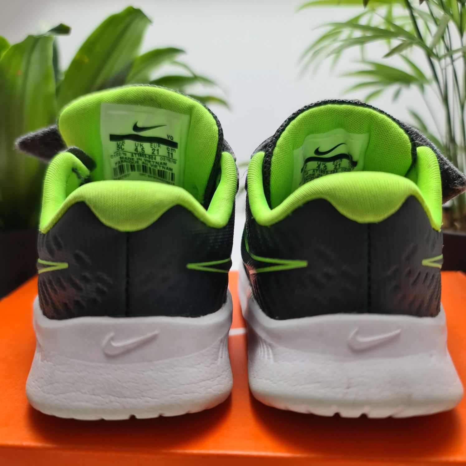 Oddychające Buty Sportowe Dziecięce Oryginalne Nike Star Runner2  r.21