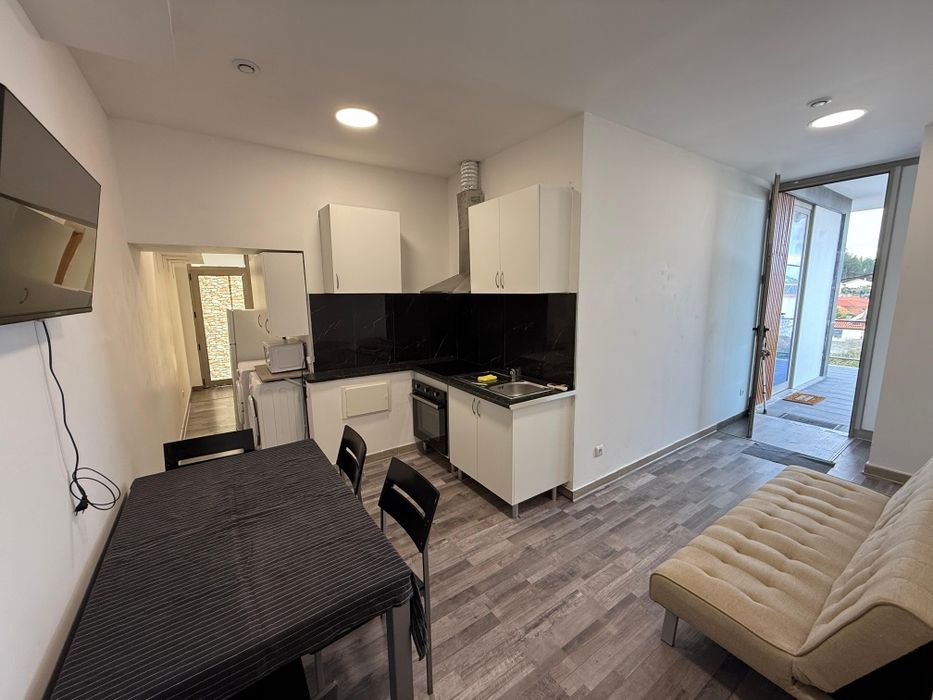 Arrenda-se partamento T2 mobilado chave na mao.