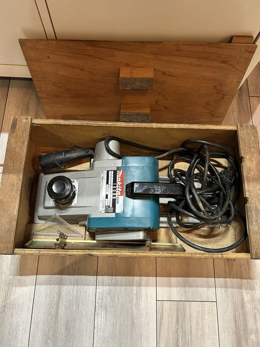 Strug ciesielski Makita 1806B