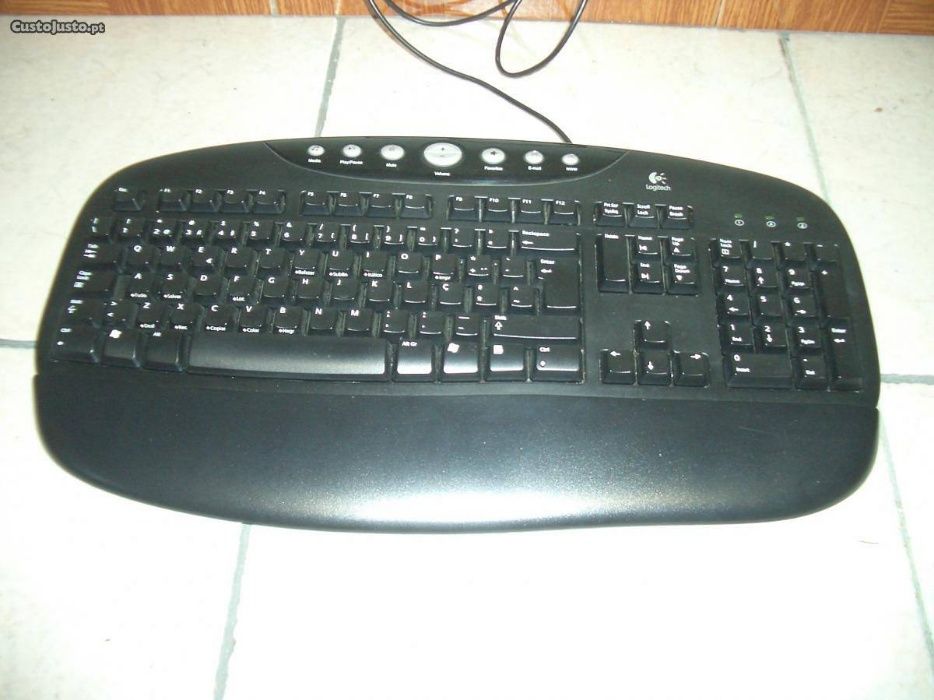 Teclado para PC preto