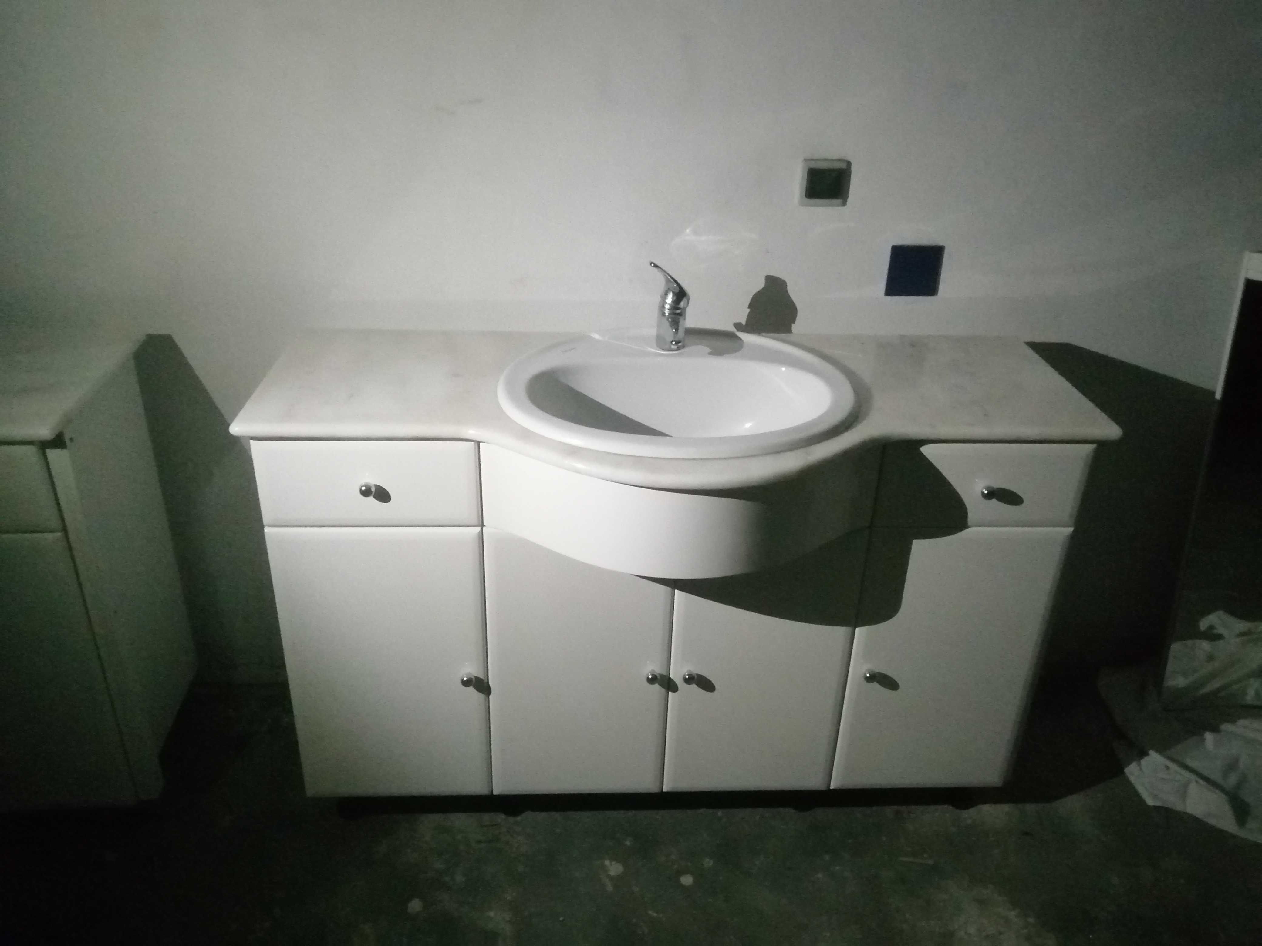 móvel WC de casa de banho