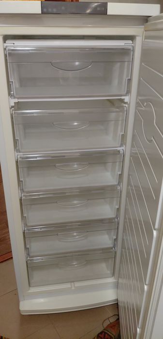 Продам морозильну камеру "Атлант"