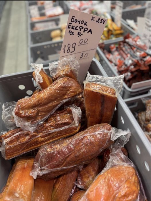 Сыровяленые и сырокопчёные колбаса, мясо, снеки — опт для HoReCa