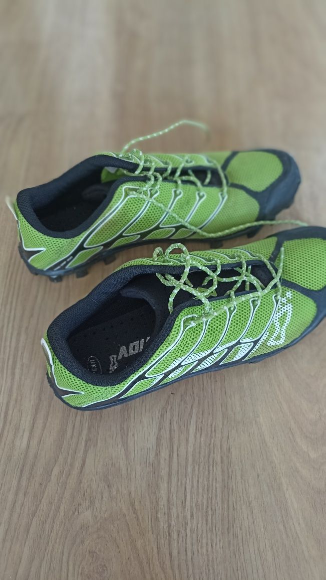 Profesjonalne buty do biegania Inov-8 Bare-Grip 200 rozmiar 38,5
