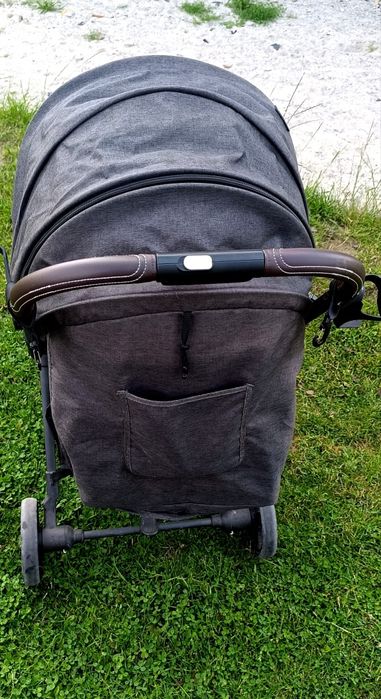 Wózek spacerowy.