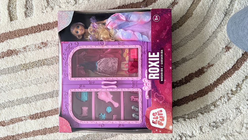 Laleczka z garderobą