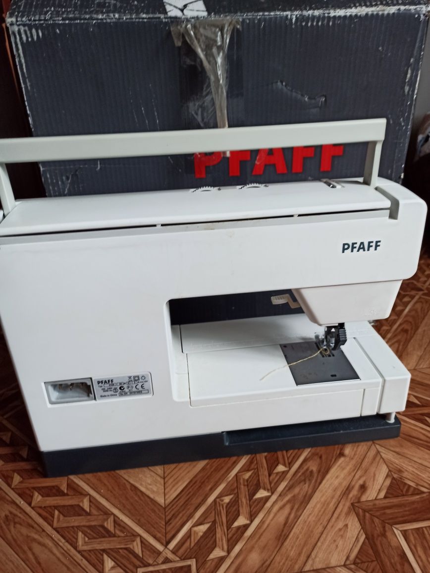 Швейная машинка Pfaff Select 3.0