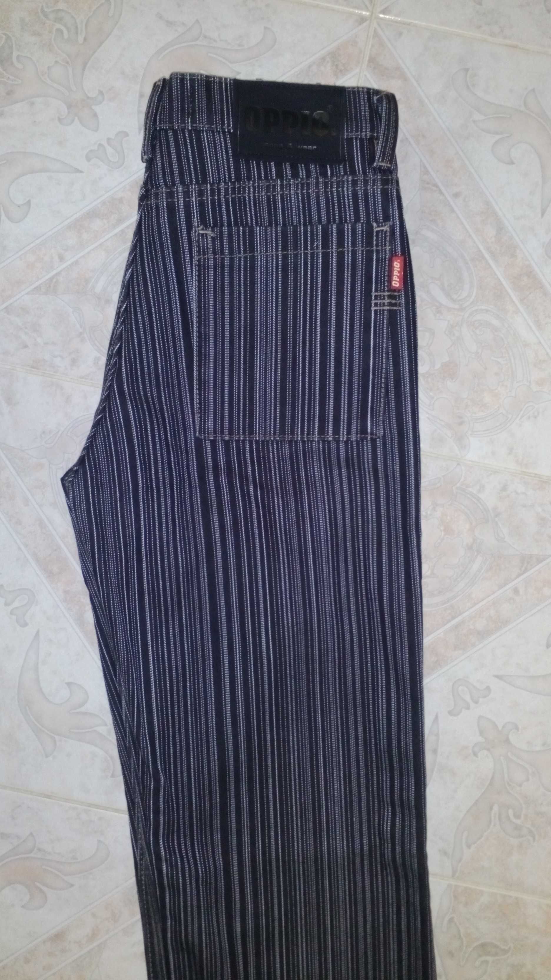 Утеплённые джинсы женские р. S/M (на узкую талию до 65см)