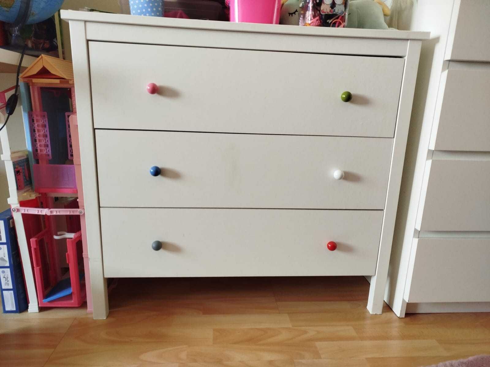 Cómoda com gavetas IKEA- quarto criança