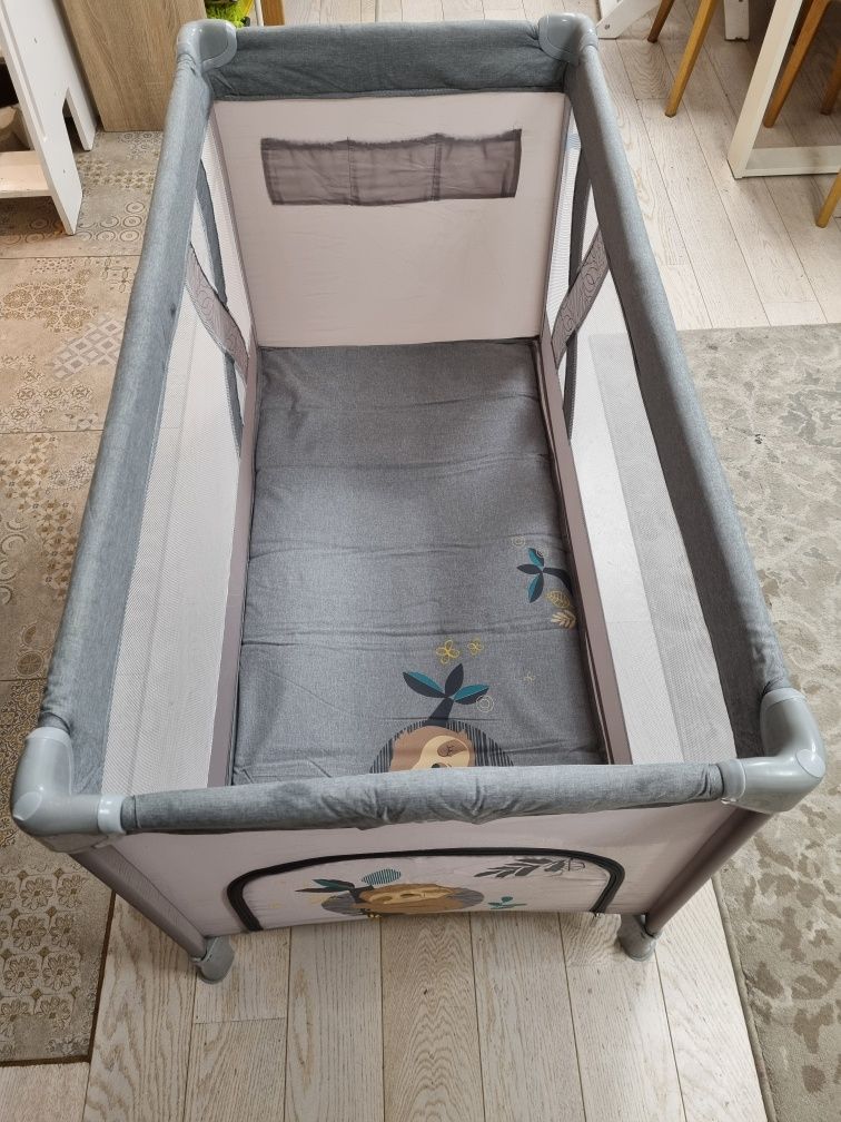 Łóżeczko turystyczne Baby design simple