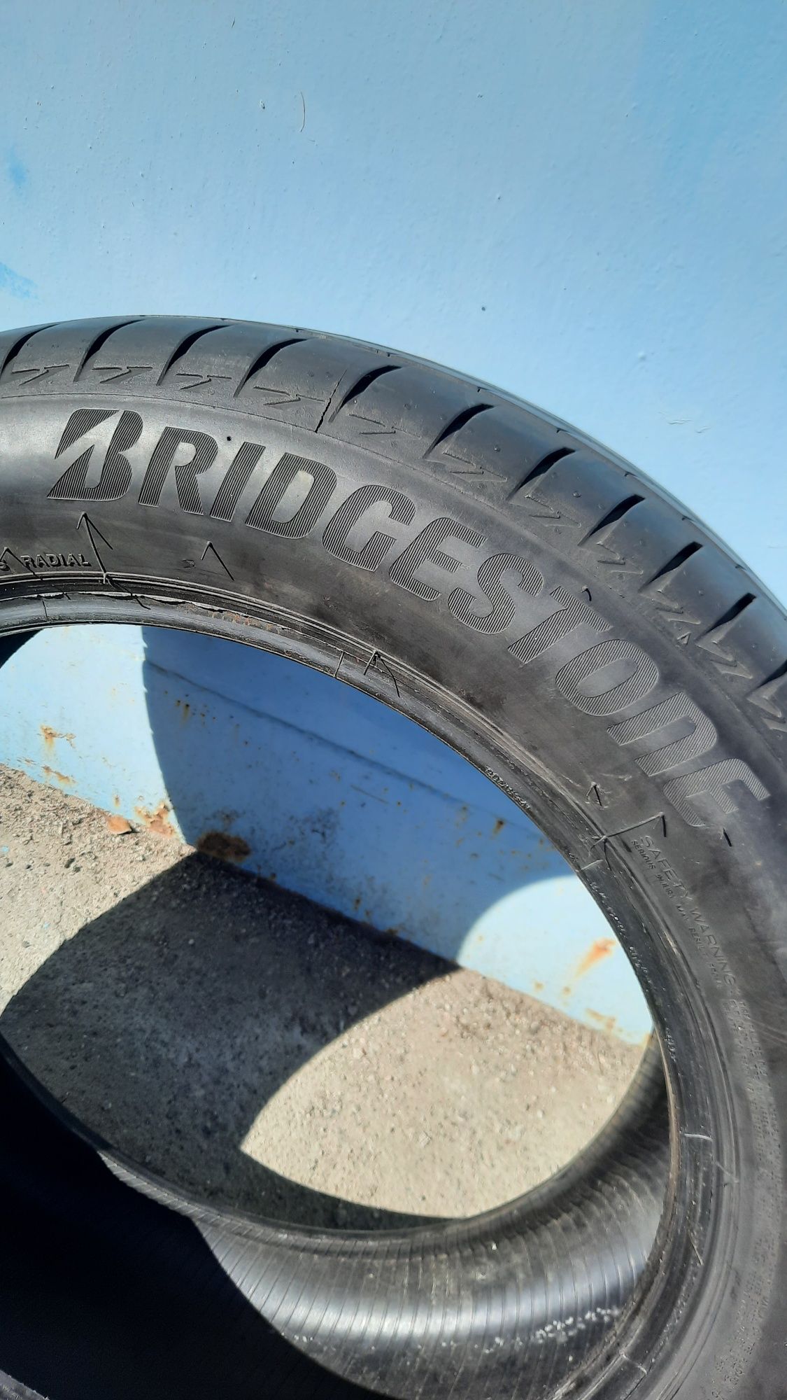 Шина 225/55 r18 летняя Bridgestone одна резина колесо.