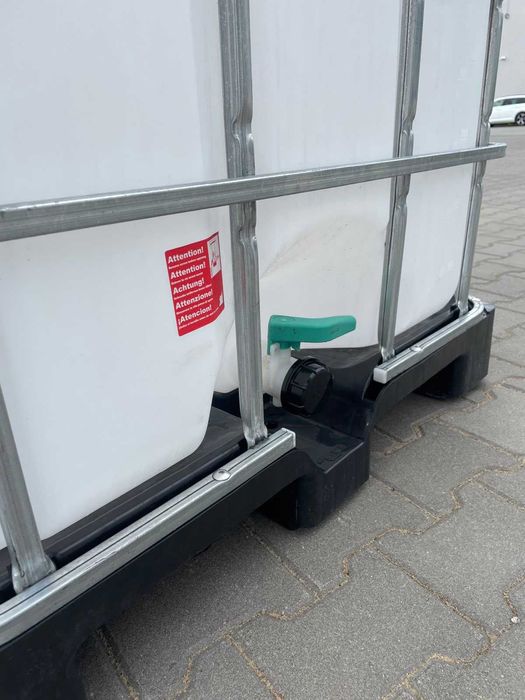 Zbiorniki używane umyte, czyste 1000L na palecie plastikowej