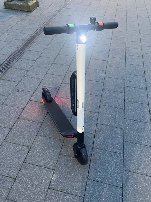 Самокат Segway ES4 300 W