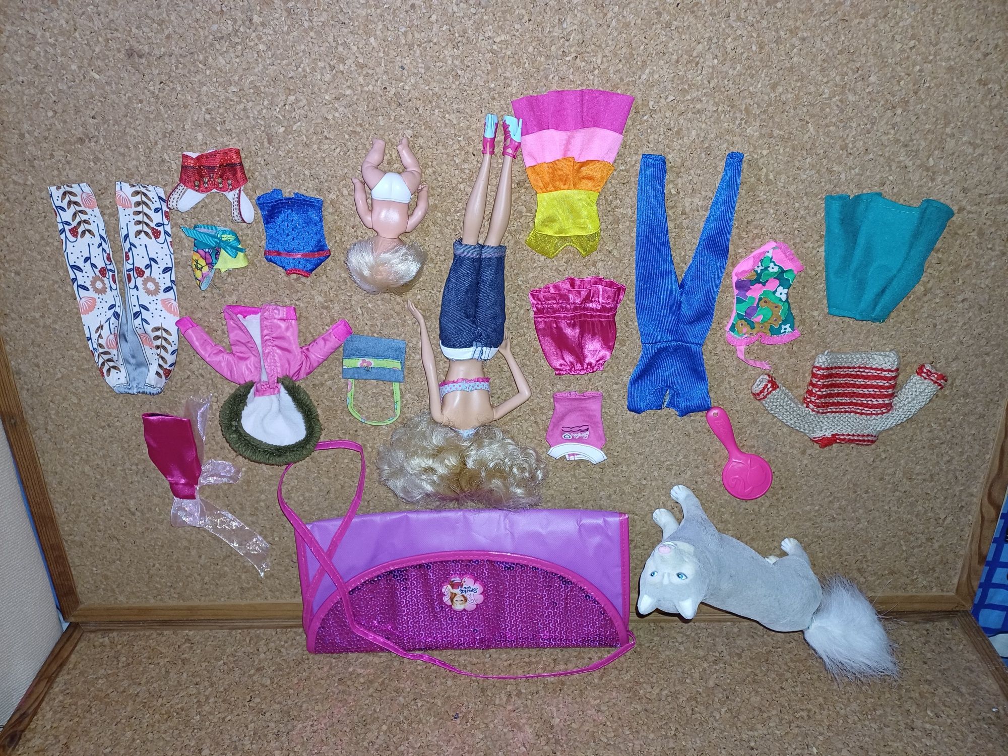 Barbie 2 bonecas + cão + roupas + carteira roupeiro + escova ...